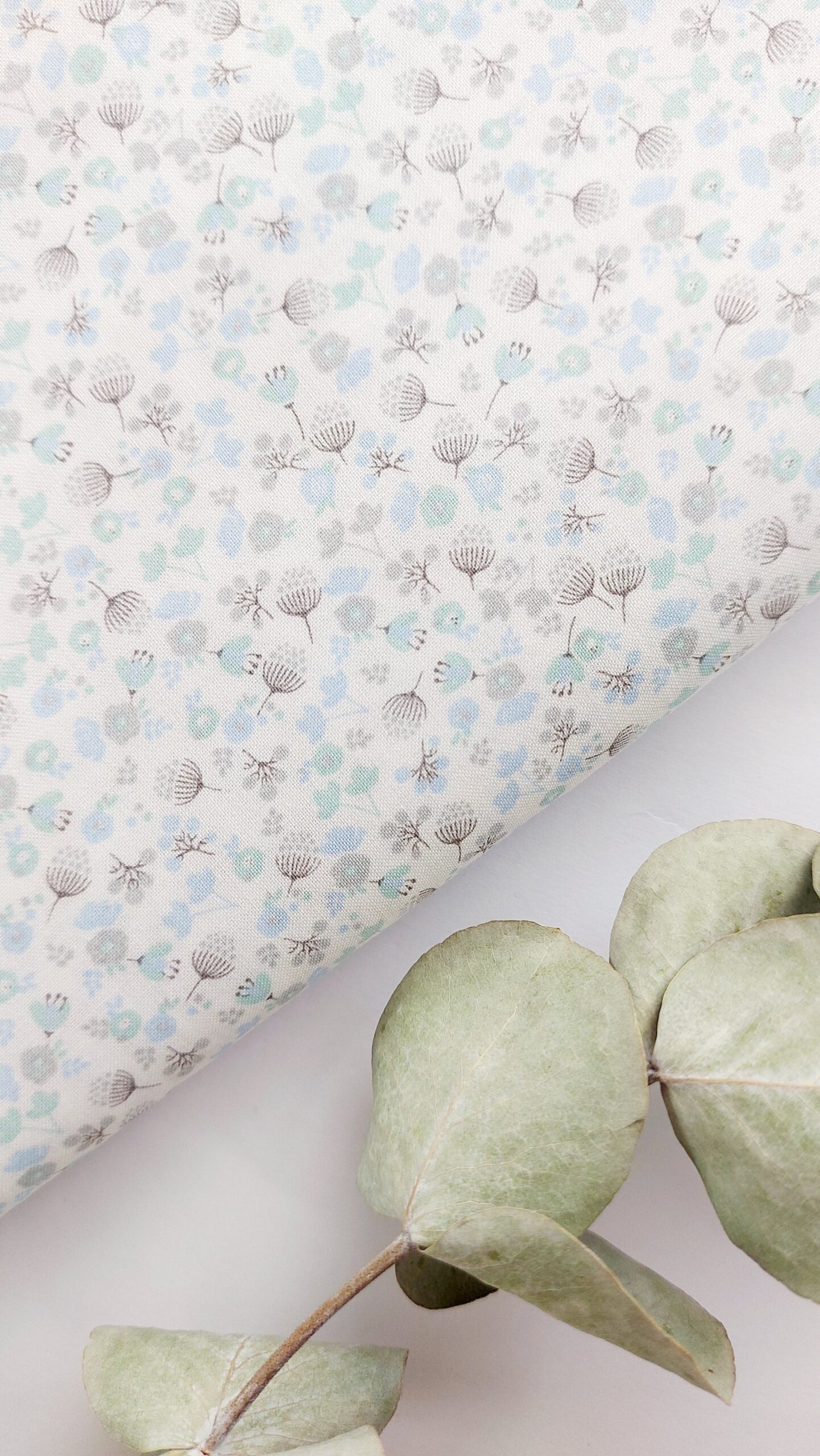 Popelín Diente de León Azul&Verde Pastel - Telas by Marian