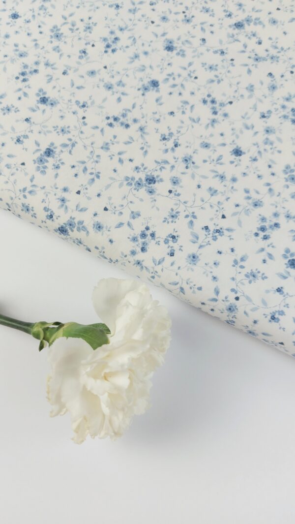 Popelín PREMIUM Flores Susurro de Porcelona - Imagen 2