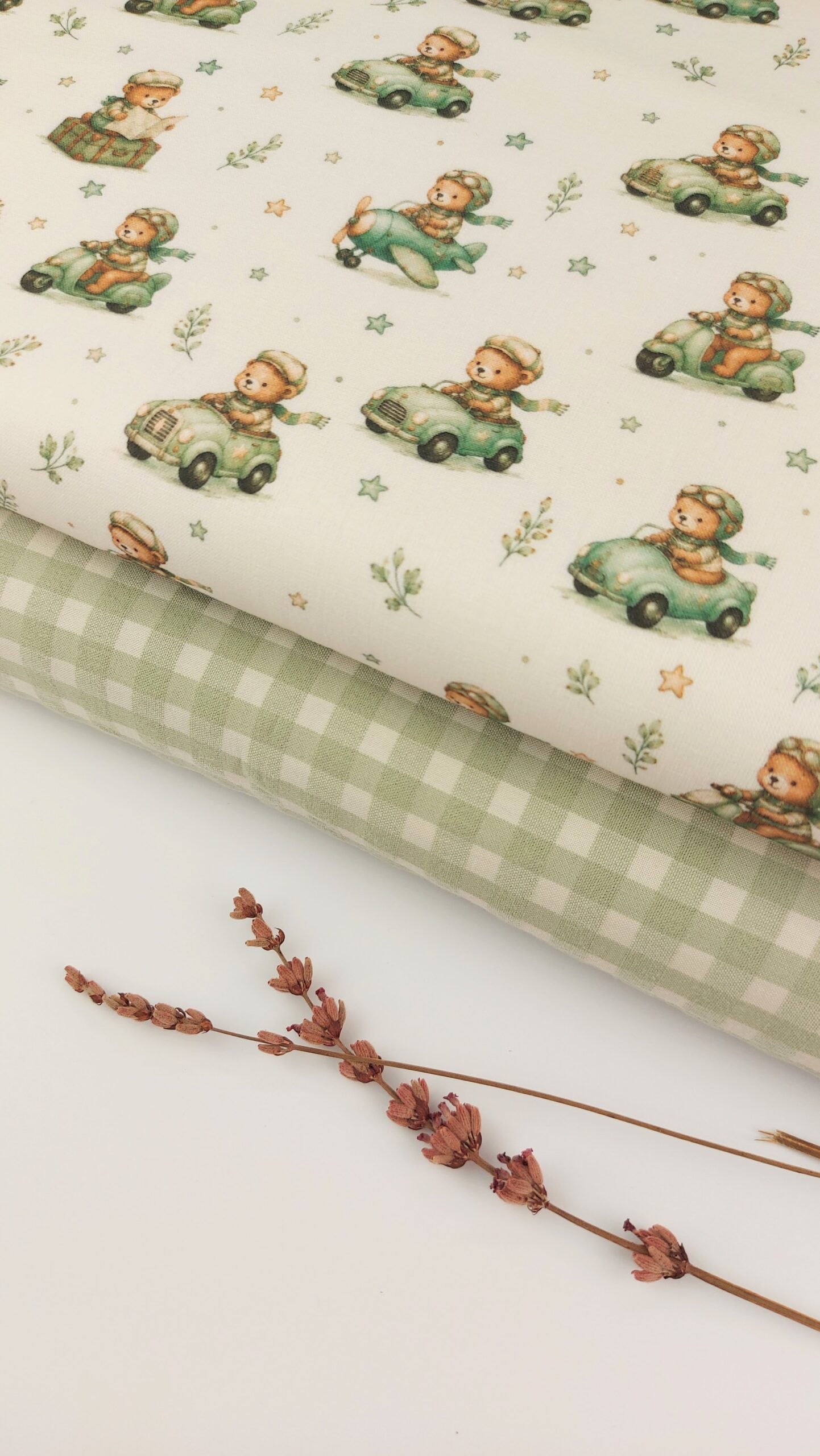 🧸 Popelín Infantil Ositos Dulces Viajes en Verde Mint ✈️ Popelín 🧸 Popelín Infantil Ositos Dulces Viajes en Verde Mint ✈️ - Imagen 2